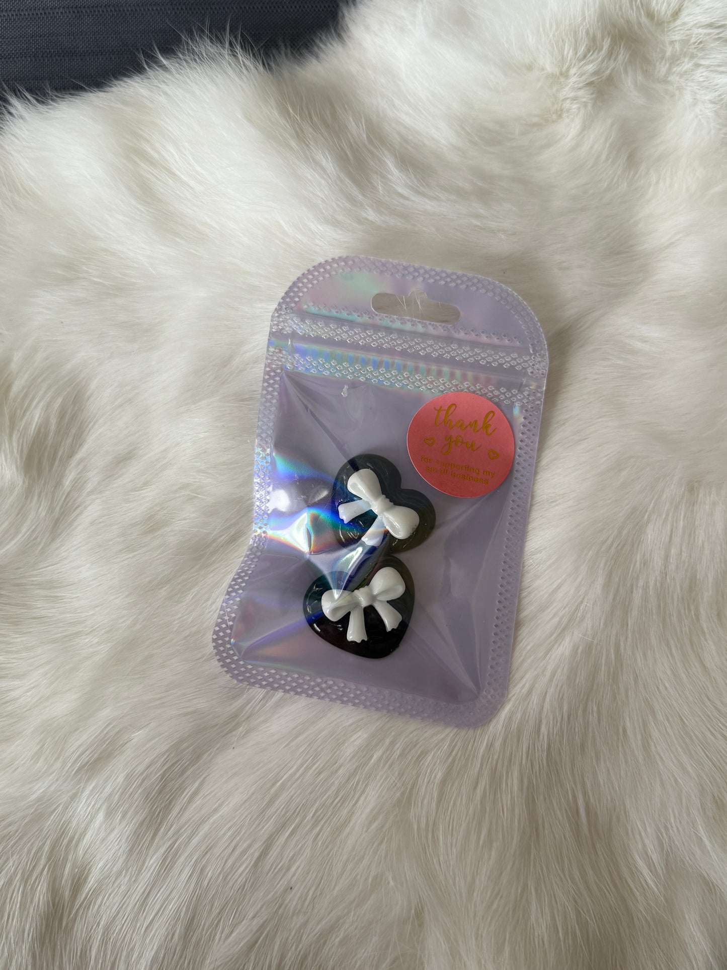 Black Resin Heart Bow Cabs