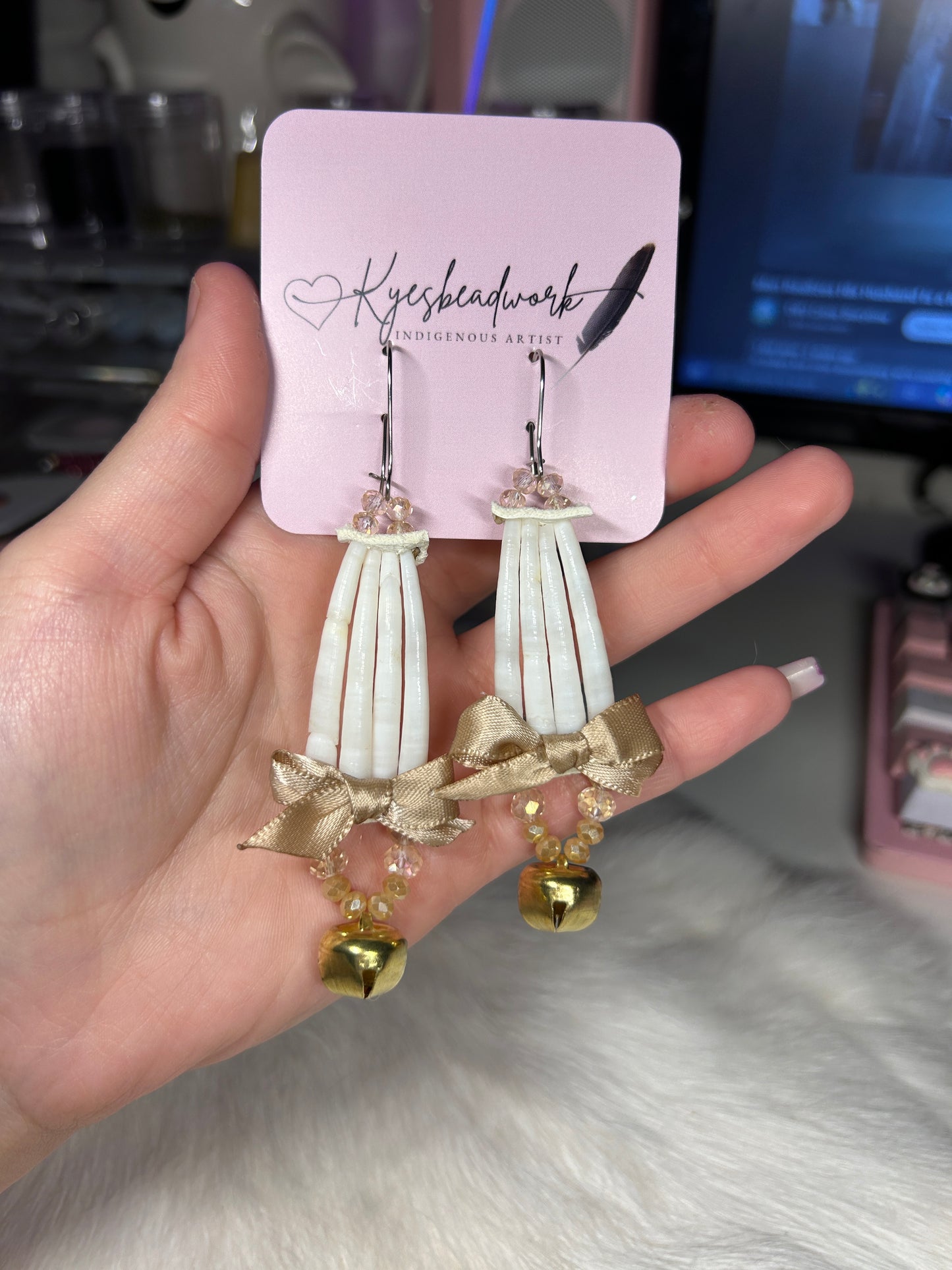 Brown Dentalium Drops With Bows