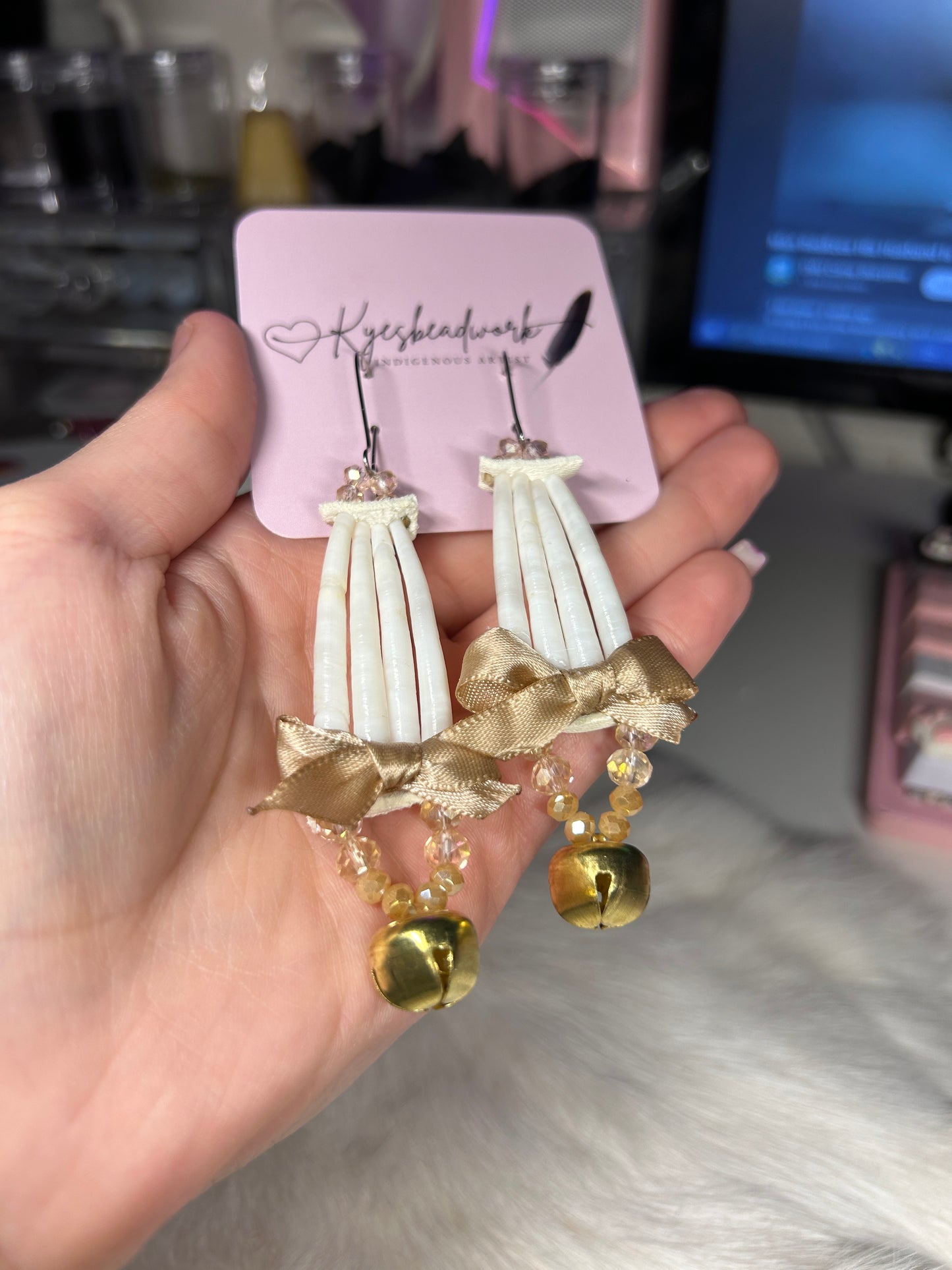 Brown Dentalium Drops With Bows