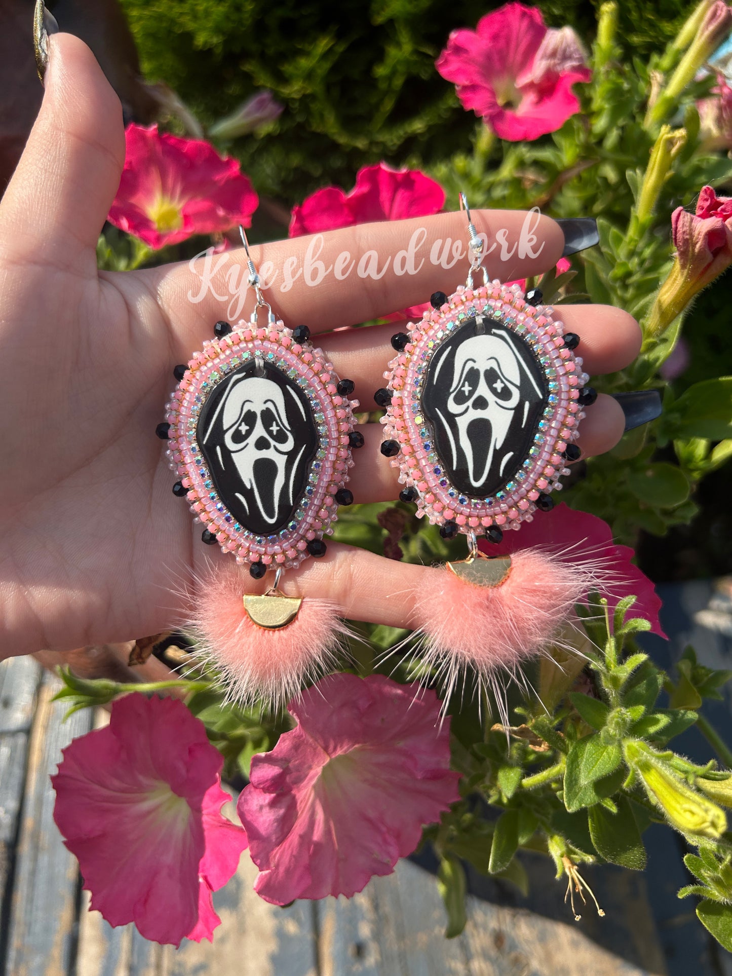 Pink scream earrings