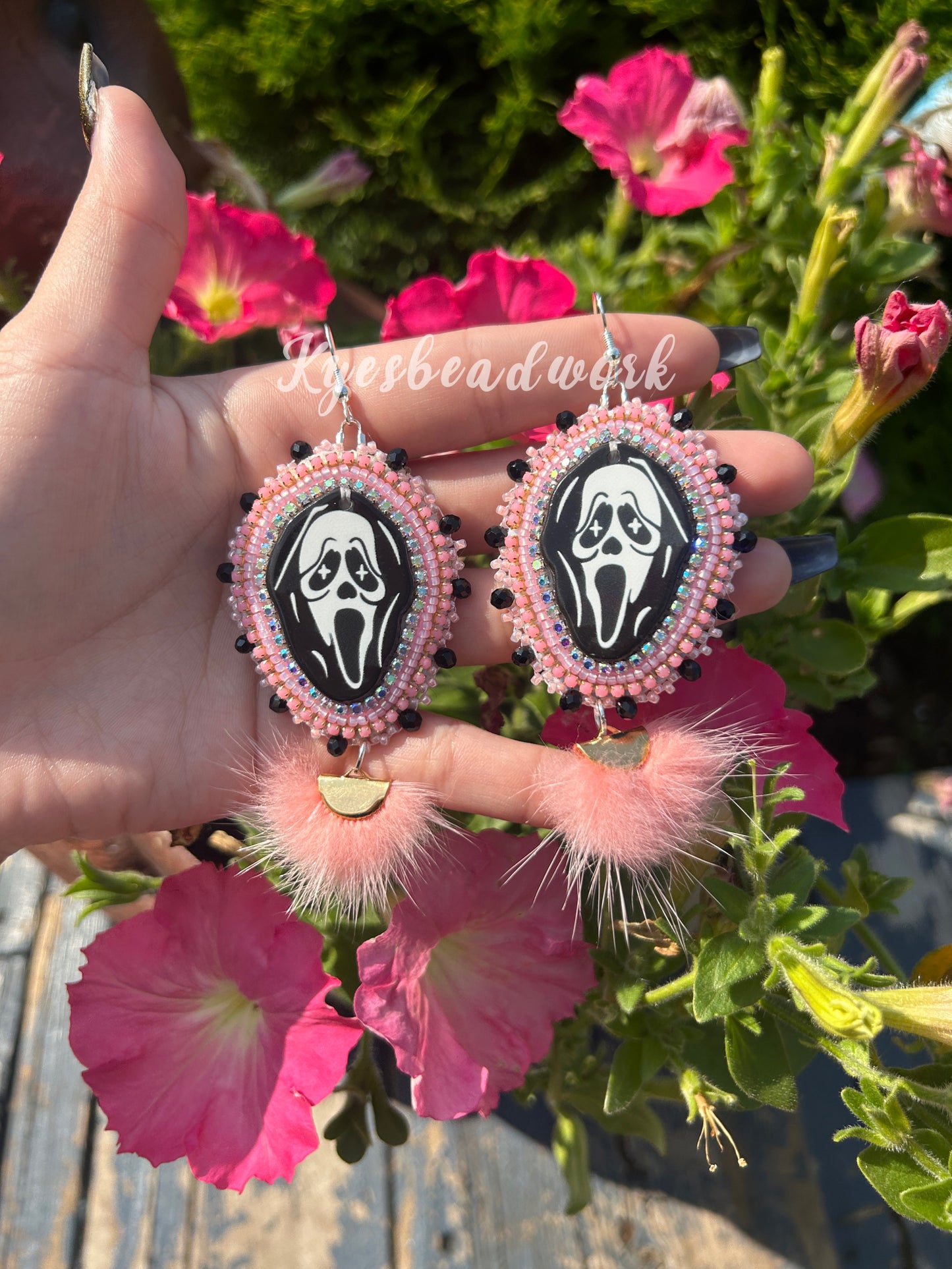 Pink scream earrings